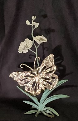 Orchidée et le Papillon en Bronze 50 cm de hauteur et 30 cm de largeur